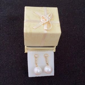 Pearl earrings